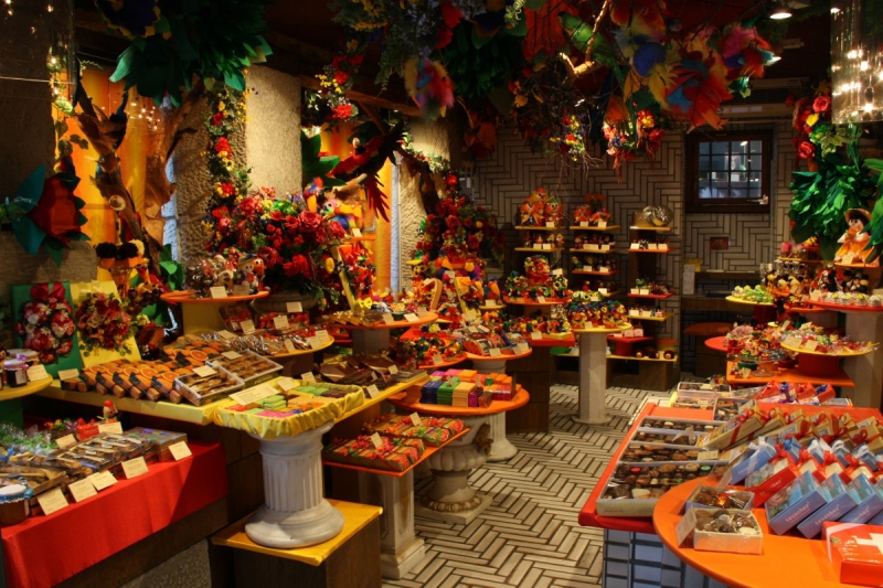 boutique-LA CRAU-min_candy_store_chocolate_shop_chocolate_switzerland-393515